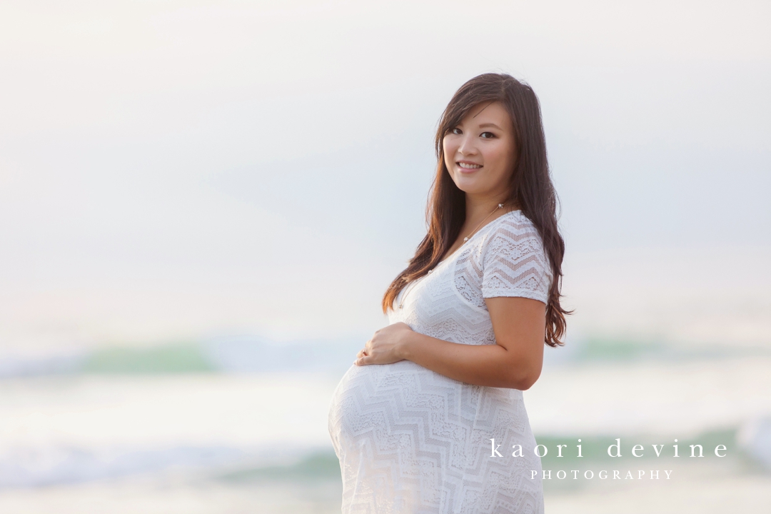 San Diego Maternity Photographer | Harris Family | La Jolla Shore
