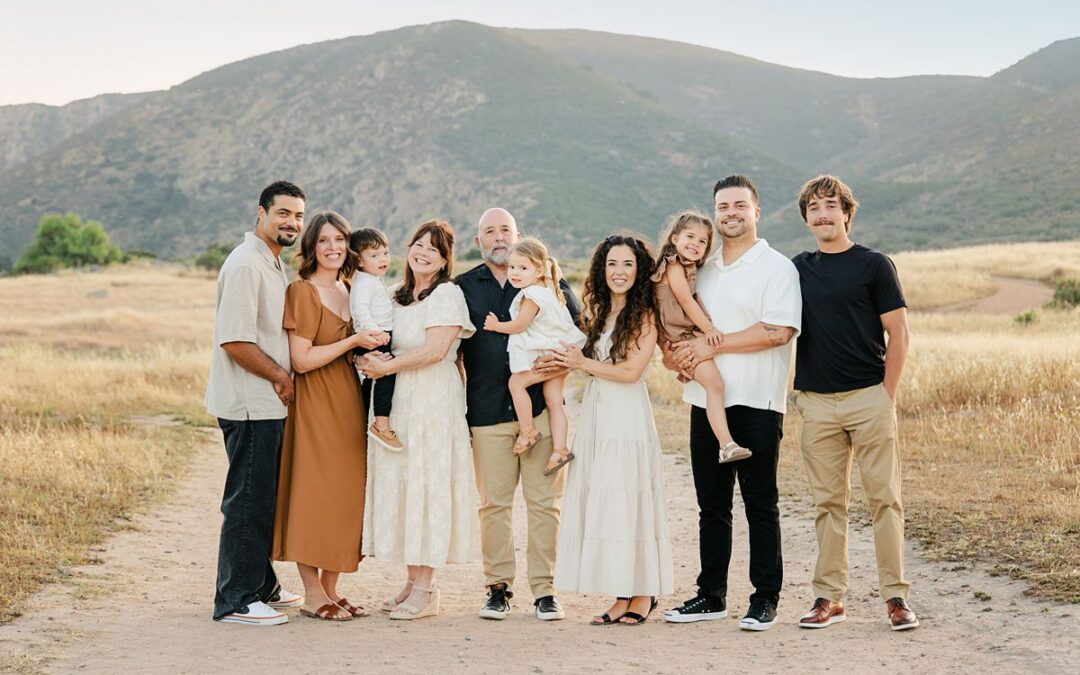 San Diego Extended Family Photography Session 🌿 Why a Summer Get-Together is the Perfect Time for Extended Family Photos