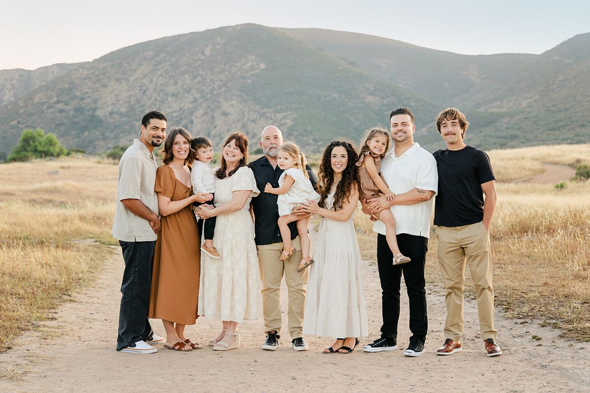 San Diego Extended Family Photography Session 🌿 Why a Summer Get-Together is the Perfect Time for Extended Family Photos